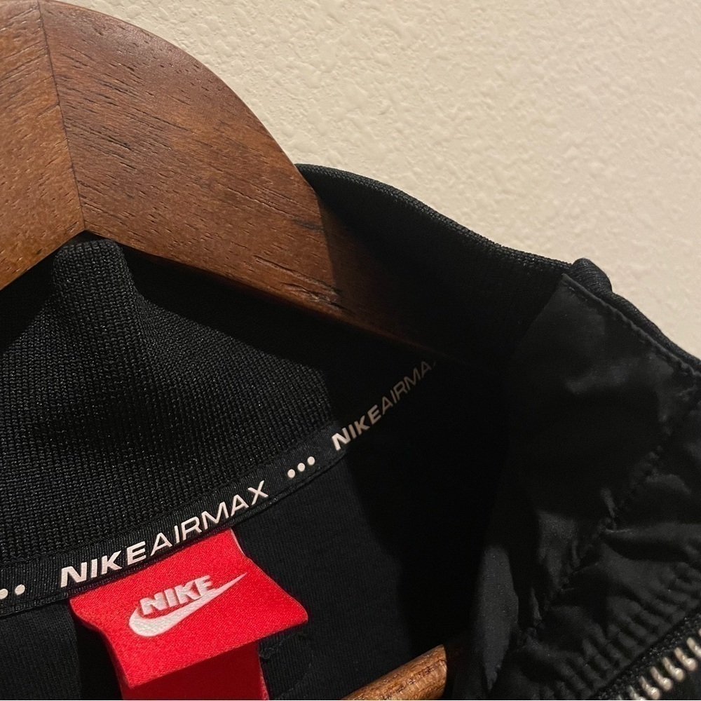 NIKE Air Max Athletic Trendy Everyday Black White Logo Moisture Wicking Jacket - Picture 6 of 8